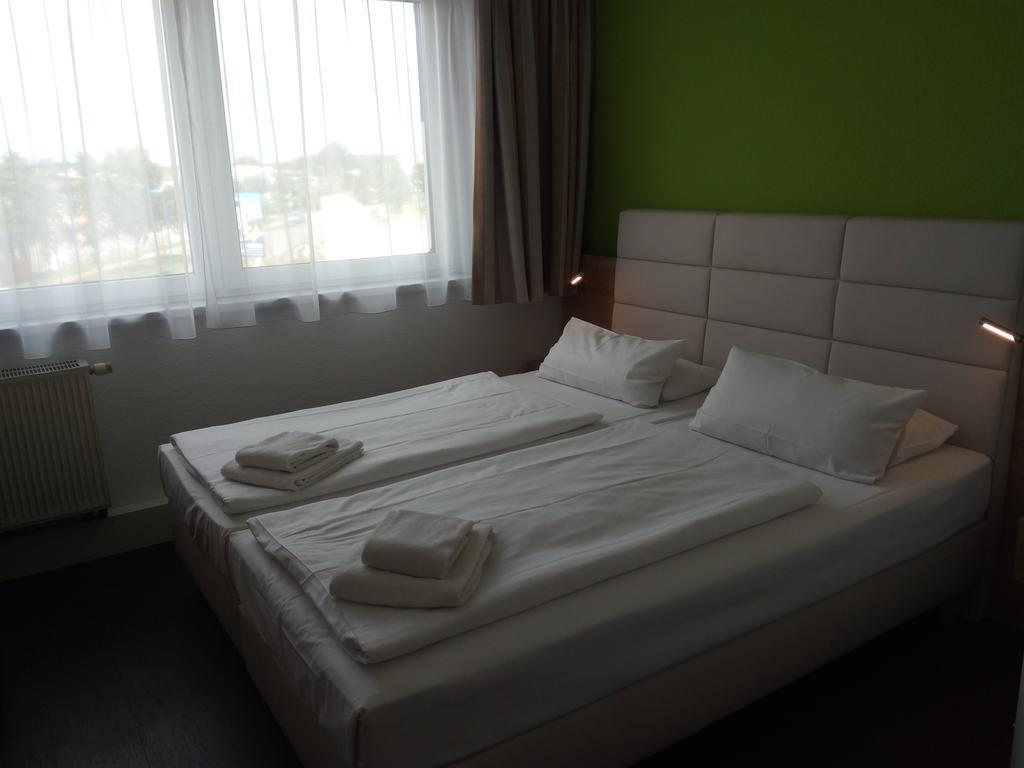 Hotel Citymaxx Rostock Buitenkant foto